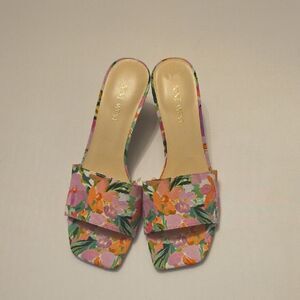BRAND NEW NINE WEST WOMENS LUVLIE  HEELED FLORAL SQUARE TOE SANDAL